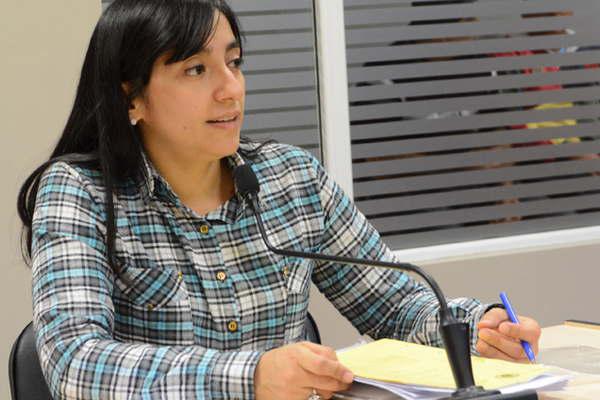 Le ocultoacute los botines a su concubino y eacuteste la hirioacute arrojaacutendola contra la cama