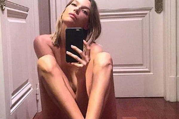 La uacuteltima novia que tuvo Cerati se desnudoacute en Instagram