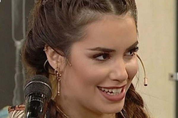 Lali Espoacutesito volvioacute a tirar palitos contra Mariano Martiacutenez  