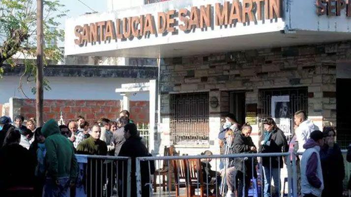 Mucho dolor e indignacioacuten en el uacuteltimo adioacutes a Araceli Fulles