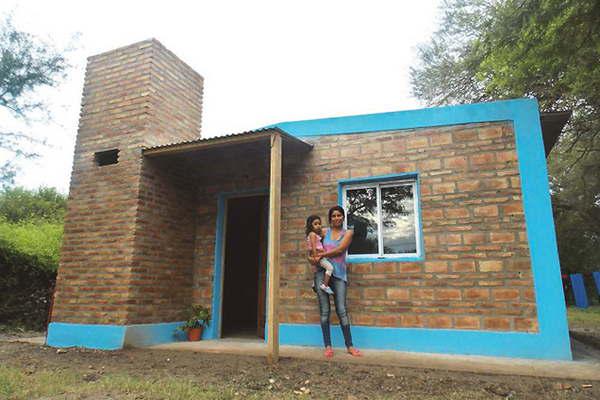 Construyen maacutes casas sociales para familias de Antajeacute 