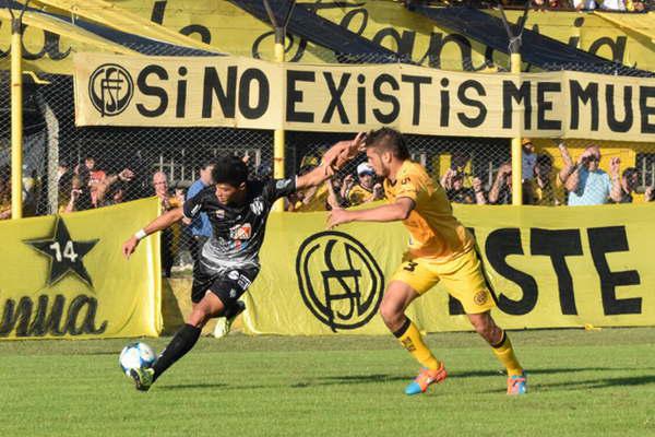 Duro traspieacute de Central Coacuterdoba 