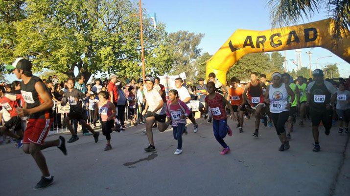 Una multitud participó de la Maratón Aniversario Ciudad de Clodomira