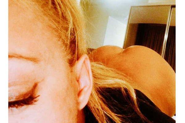 Mariacutea Eugenia Ritoacute generoacute gran revuelvo con una foto  