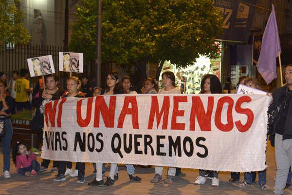 Santiago volvioacute a pedir Ni una menos en las calles del centro
