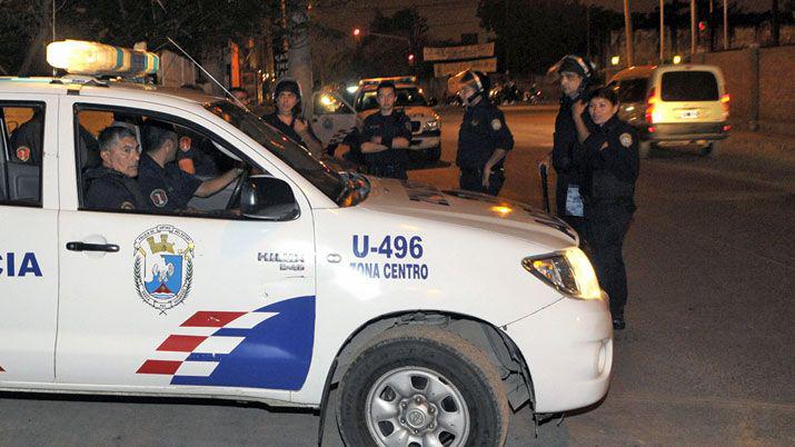 Llevaba un lomito para su pareja pero la sorprendioacute teniendo sexo con otro en la calle