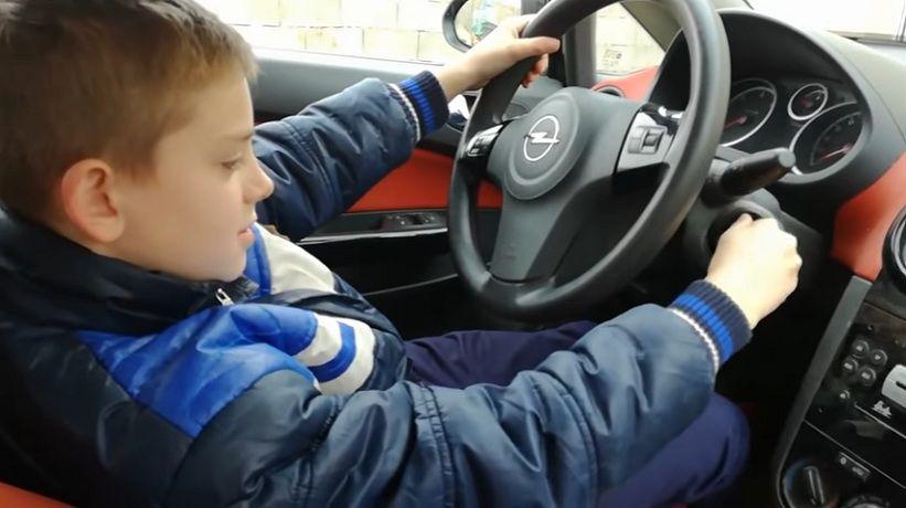 Video- la mala idea de ensentildear a manejar a un nintildeo de 10 antildeos