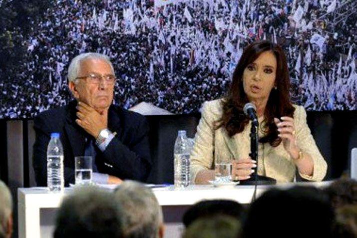 Héctor Recalde y la ex presidente Cristina Kirchner en una foto de archivo