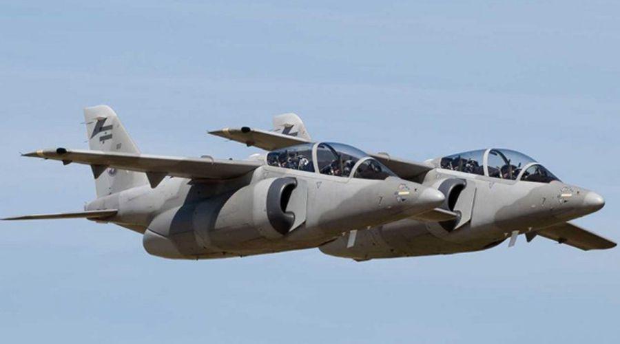 Dos Pampa interceptan una avioneta ilegal que volaba sobre Santiago