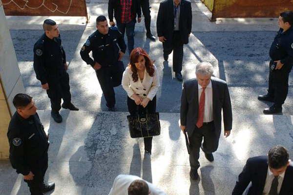 Cristina declaroacute por una supuesta defraudacioacuten en operaciones con doacutelar futuro