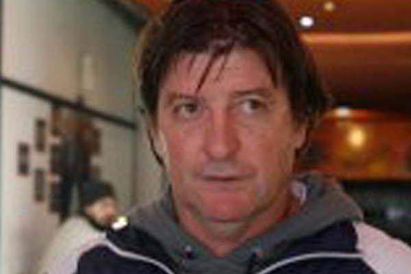 Berti cambiaraacute medio equipo para su debut de mantildeana