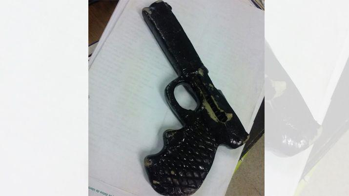 Con 13 antildeos lo descubrieron con una tumbera en la escuela