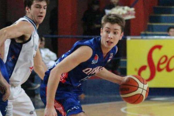 Juliaacuten Ruiz el chico de 19 antildeos que se ganoacute una ovacioacuten 