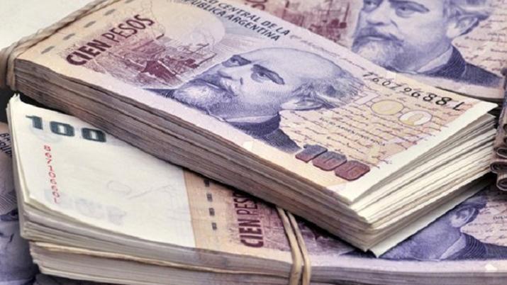 Mujer le robó medio millón de pesos a su ex pareja para comprar un colectivo