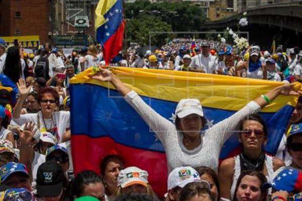 Las venezolanas marcharon contra la violencia terrorista