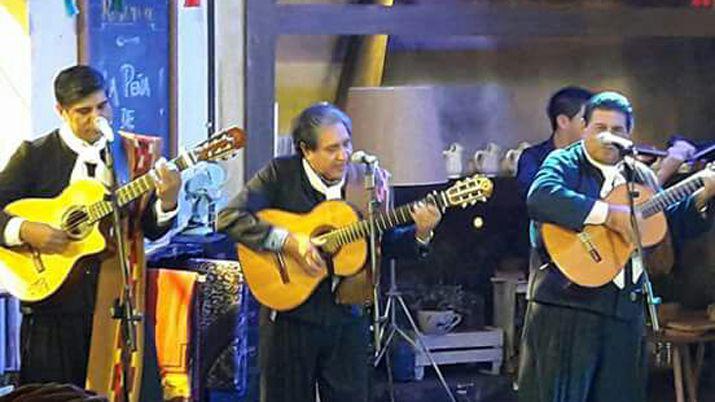 Los Manseros se presentaron en tv con la nueva formación