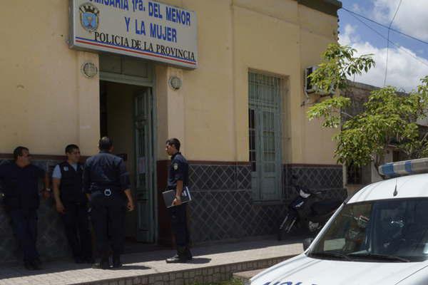 Investigan supuesto abuso a una  nintildea de 12 antildeos por parte de su vecino