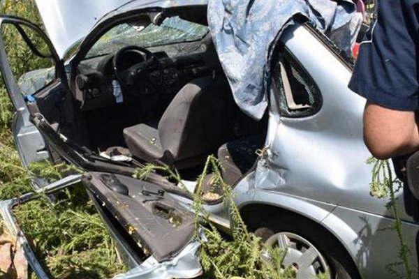 Familia jujentildea sufrioacute graves heridas al protagonizar un vuelco