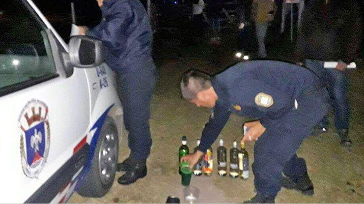 Los padres no deben ser coacutemplices del descontrol de los adolescentes