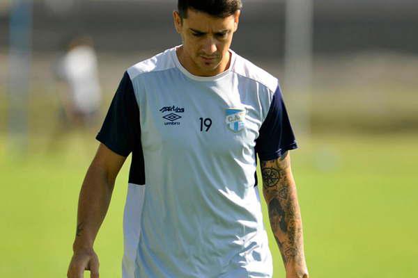 Atleacutetico Tucumaacuten pierde al goleador Fernando Zampedri