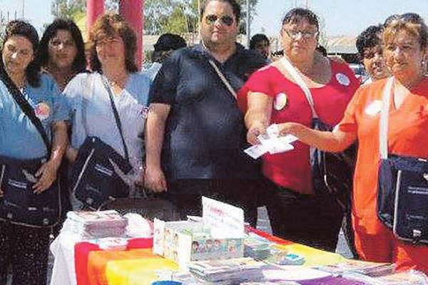 Homenaje tras fallecimiento de Mariela Muntildeoz pionera en derechos LGBT en el paiacutes