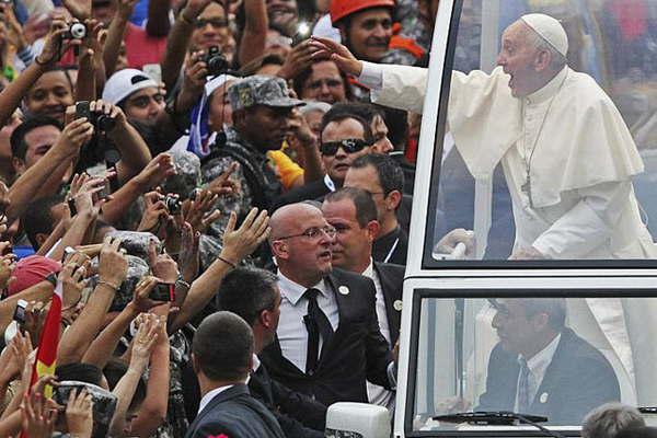 El papa Francisco no quiere observar armas de fuego cerca de su recorrido por Colombia 