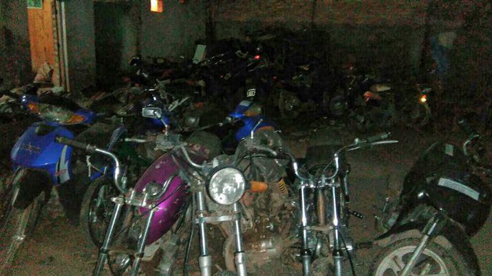 La policiacutea retuvo a maacutes de 100 motos en los departamentos Alberdi y Copo