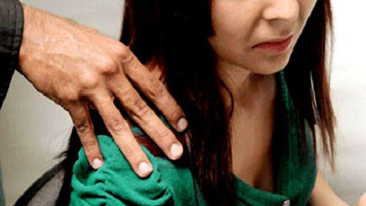 Joven contoacute a una psicoacuteloga que era abusada por su padrastro y su madre no le cree