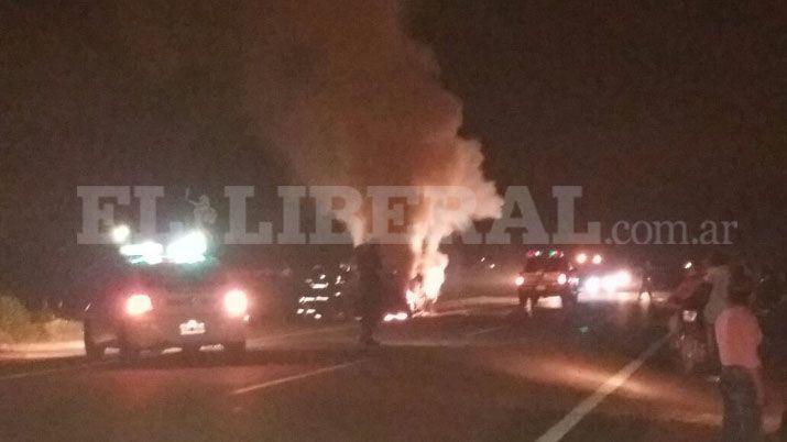 La Banda- voraz incendio de una camioneta