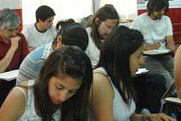 El Consejo General de Educacioacuten aclaroacute los requisitos para ejercer opcioacuten por un cargo 