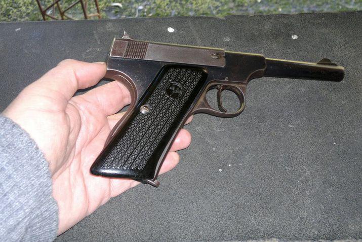 El menor fue reducido y el arma secuestrada por la policía