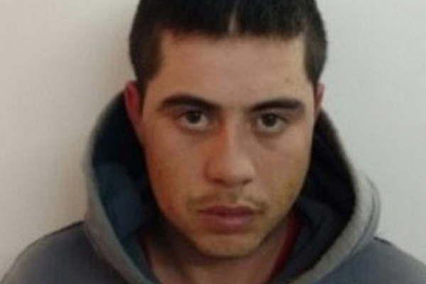 Se fugoacute uno de los detenidos por el crimen de un santiaguentildeo