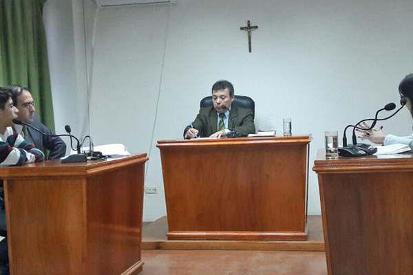 Seguiraacute preso el adolescente que ahorcoacute a su novia 