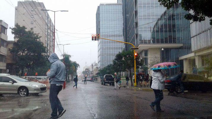 Otra jornada plomiza y con lloviznas en Santiago