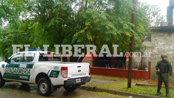 Secuestran drogas armas y dinero en allanamientos