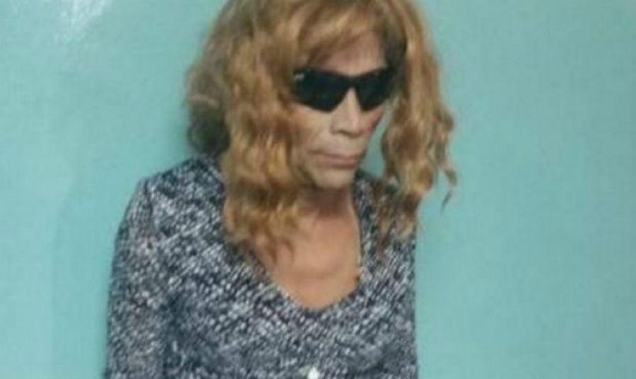 Preso intentoacute escapar de la prisioacuten vestido de mujer pero un detalle lo delatoacute