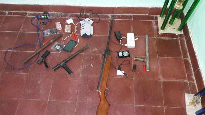 En allanamientos detiene a 4 personas y secuestran armas de fuego