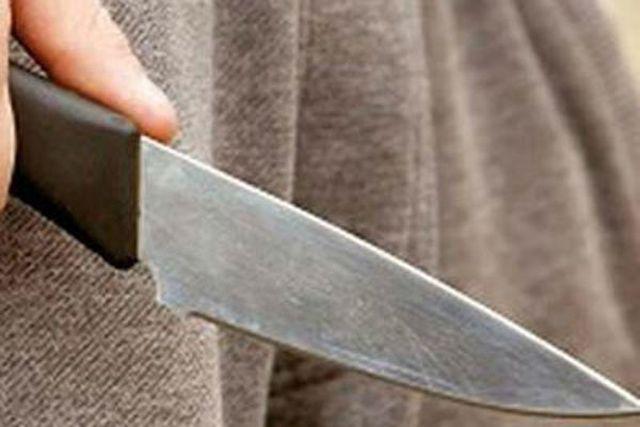 Barrio 8 de Abril- se enfrentaron a cuchillazos y uno resultoacute herido