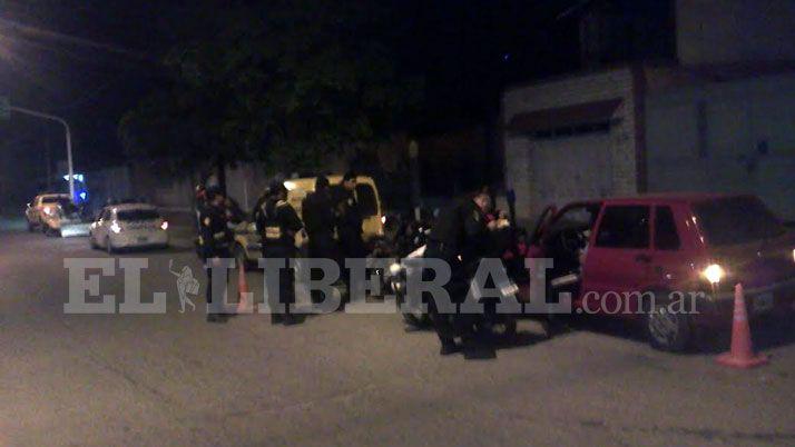 Retienen 48 vehiacuteculos y detiene a 2 joacutevenes ebrios en operativo