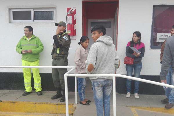 Adolescentes bolivianos viacutectimas de trata rescatados en Fernaacutendez
