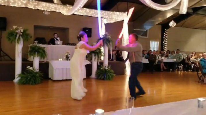 En lugar de un baile pareja de novios decidioacute tener una pelea Jedi