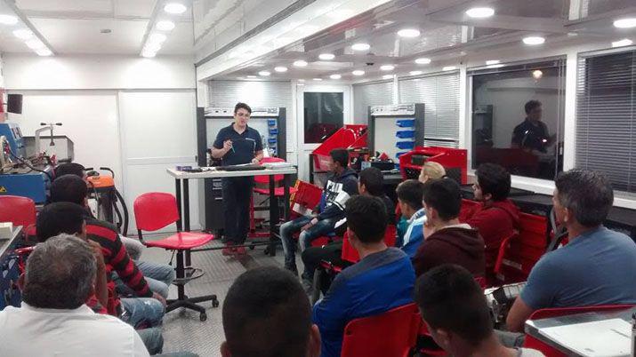 La comuna de San Pedro impulsa cursos de mecnica en motos y autos
