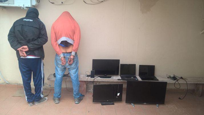 Recuperan valiosos bienes tras allanamiento en el barrio Ejeacutercito Argentino