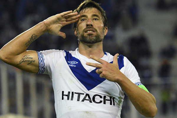 Veacutelez derrotoacute a Tigre con un poleacutemico penal al final