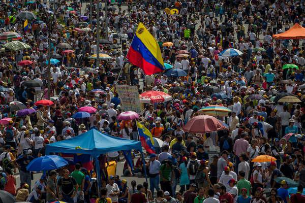 Opositores volvieron a plantarse contra el reacutegimen  de Nicolaacutes Maduro y anuncian maacutes protestas