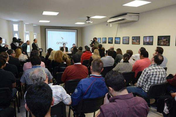 Andes Liacuteneas Aeacutereas presentoacute los vuelos Las Termas - Buenos Aires