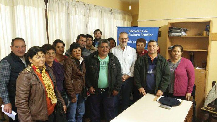 Cejas Lescano entregó ms de 250 mil pesos a pequeños productores