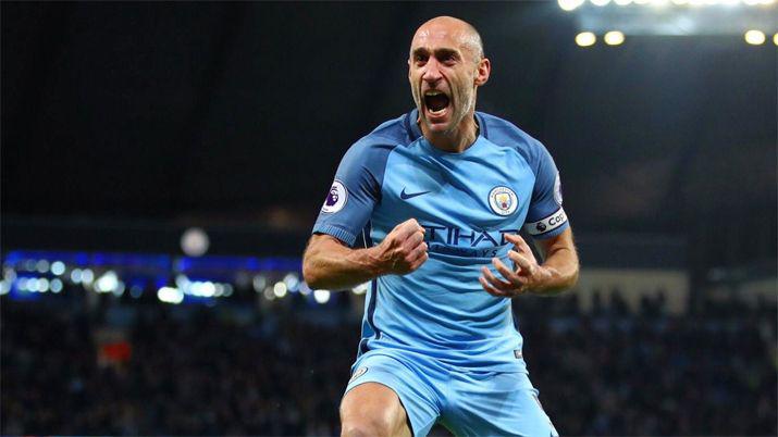 Zabaleta le dijo adioacutes al City en un partido inolvidable