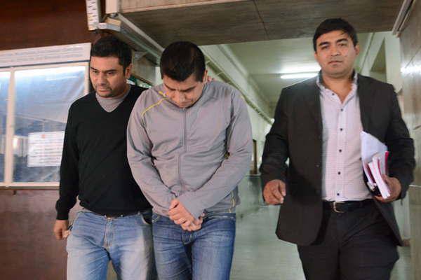 Prorrogaron por 15 diacuteas la detencioacuten del profesor de tecnologiacutea hot