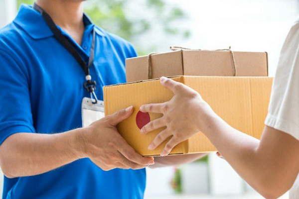 Pequentildeas empresas podraacuten exportar en forma raacutepida mediante couriers